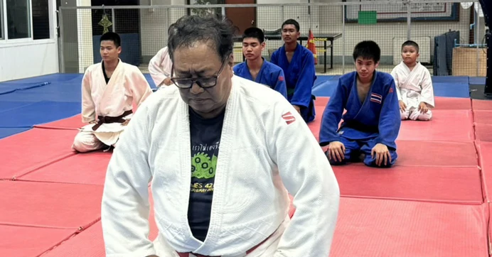 จากแรงศรัทธาในกีฬา สู่การสร้างโอกาสที่ยิ่งใหญ่ให้เด็ก ๆ เรื่องราวของ “อาจารย์ยงยุทธ คงเมือง” ผู้ก่อตั้งมูลนิธิกระต่ายหมายจันทร์